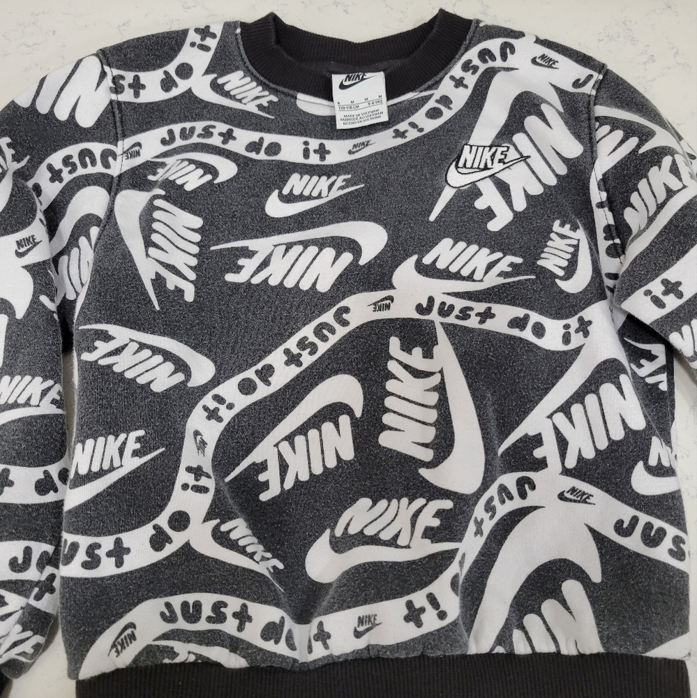 Boys Nike crewneck sweatshirt